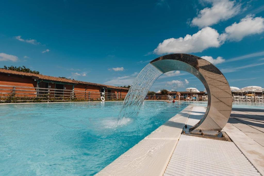 Natural Village Resort 포르토 포텐자 피세나 외부 사진
